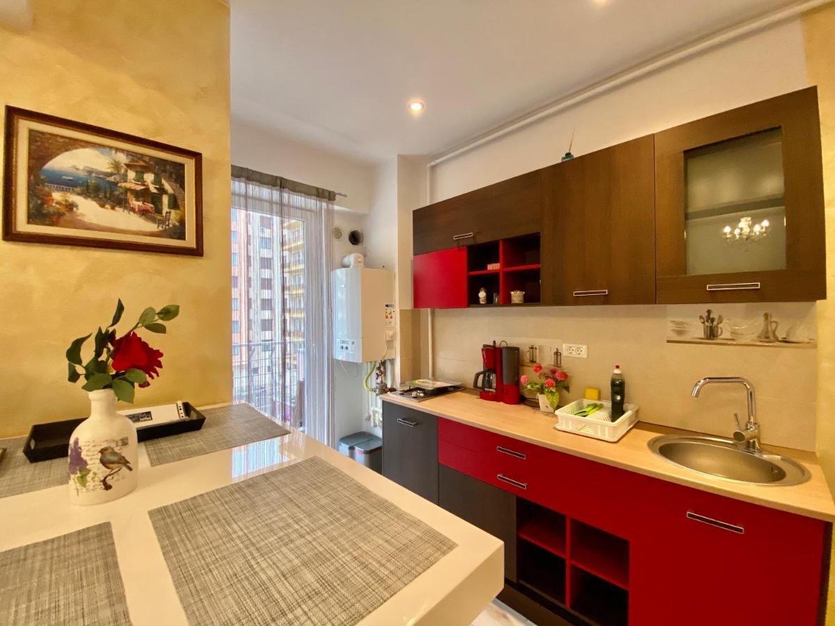 Valy Apartments Summerland Mamaia Eksteriør bilde