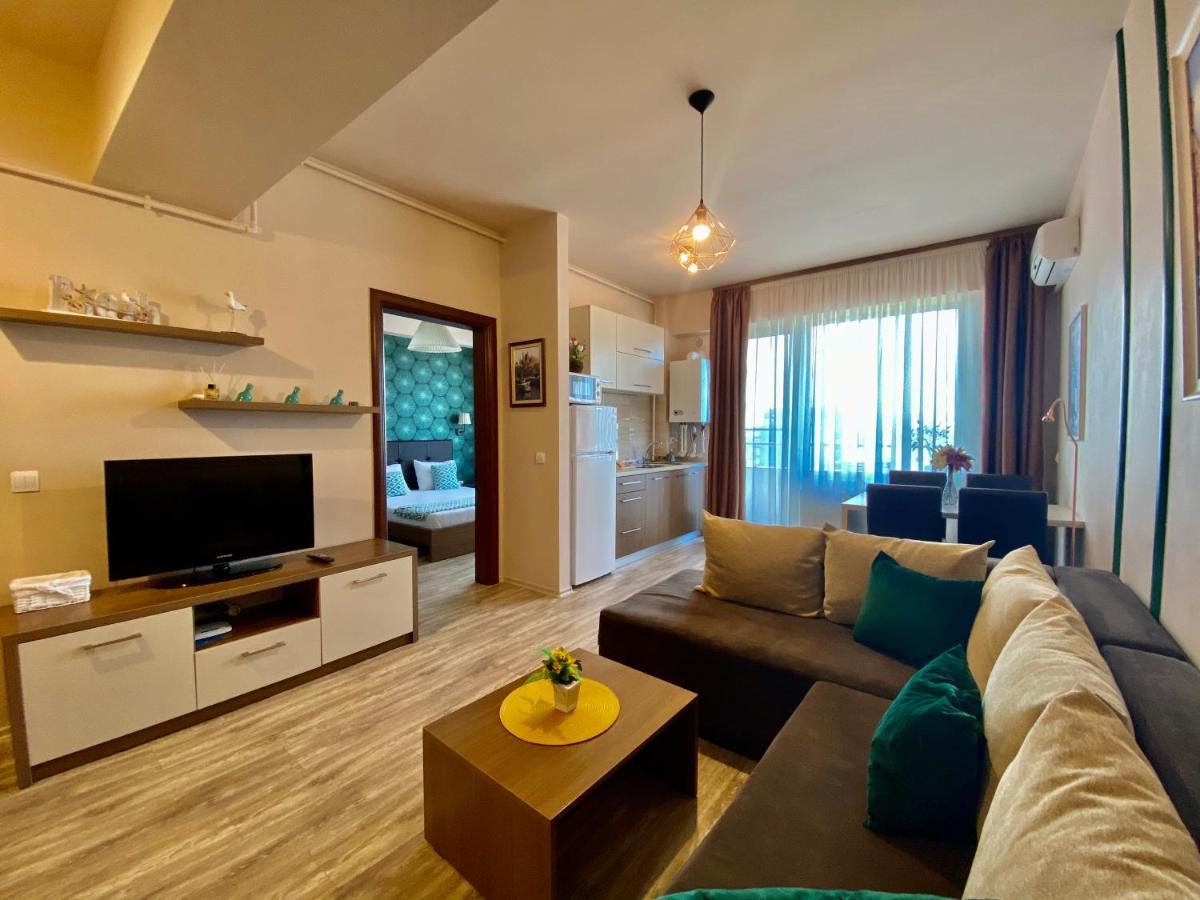 Valy Apartments Summerland Mamaia Eksteriør bilde