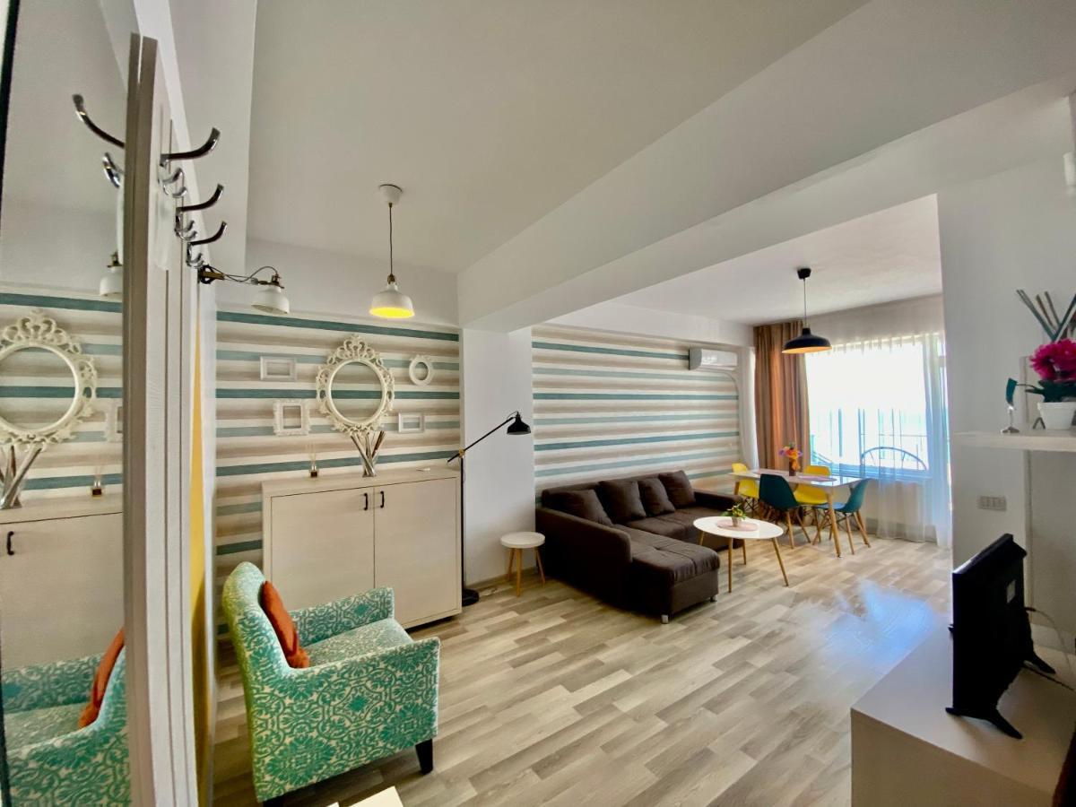Valy Apartments Summerland Mamaia Eksteriør bilde