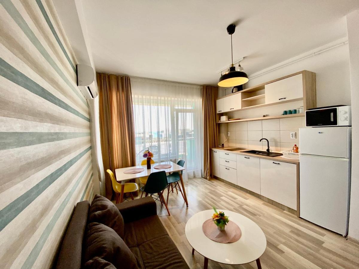 Valy Apartments Summerland Mamaia Eksteriør bilde