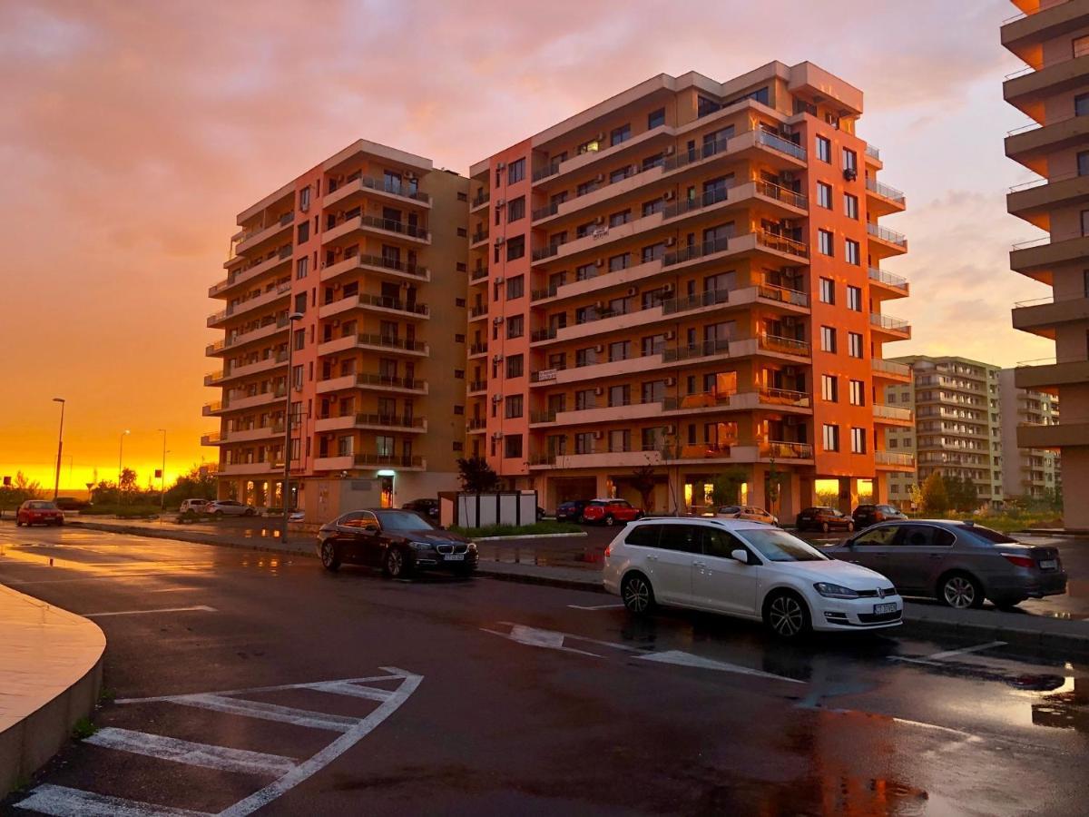 Valy Apartments Summerland Mamaia Eksteriør bilde