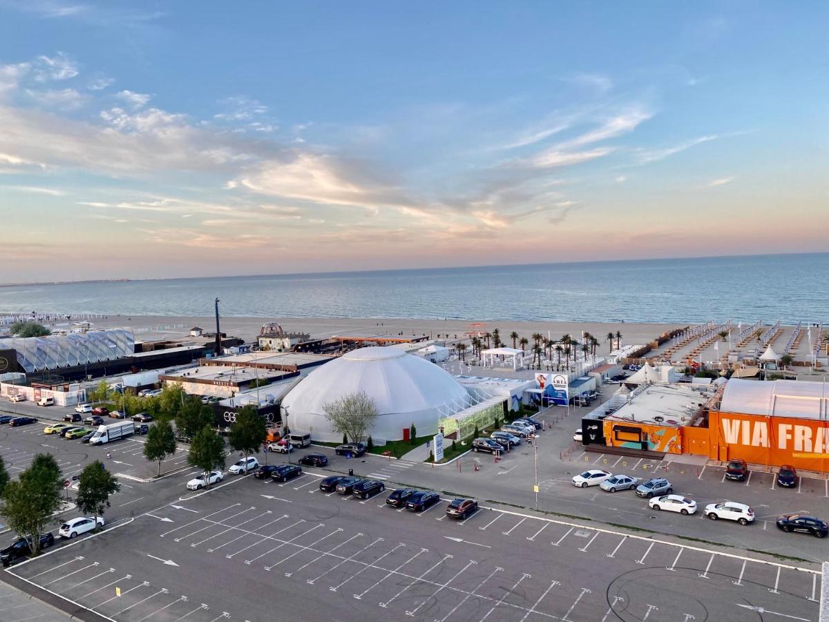 Valy Apartments Summerland Mamaia Eksteriør bilde