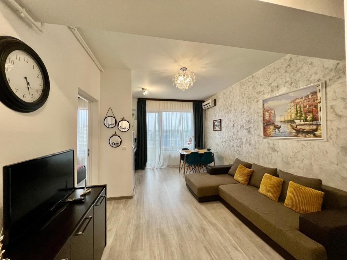 Valy Apartments Summerland Mamaia Eksteriør bilde