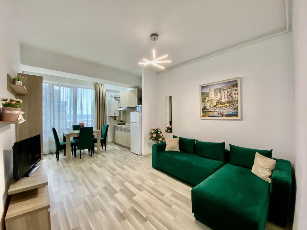Valy Apartments Summerland Mamaia Eksteriør bilde