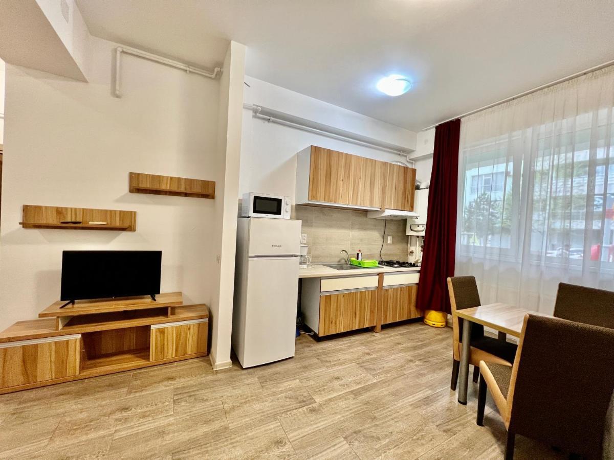 Valy Apartments Summerland Mamaia Eksteriør bilde