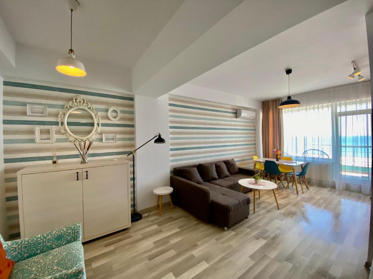 Valy Apartments Summerland Mamaia Eksteriør bilde